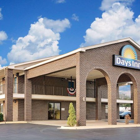 Days Inn By Wyndham Demopolis Exterior photo